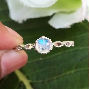 Natural Rainbow Moonstone Ring-Moonstone Promise Ring-Blue Fire Rainbow Birthstone Ring-Moonstone Unique Engagement Ring 925 Sterling Silver