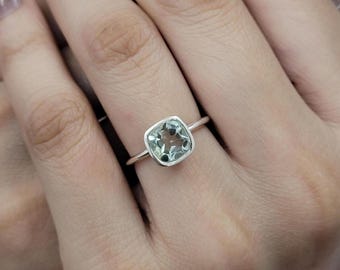 Anillo de amatista verde natural - Piedra natal de febrero - Anillo de prasiolita con talla cojín alargada - Anillo minimalista - Anillo sencillo para el día a día - Anillo de promesa