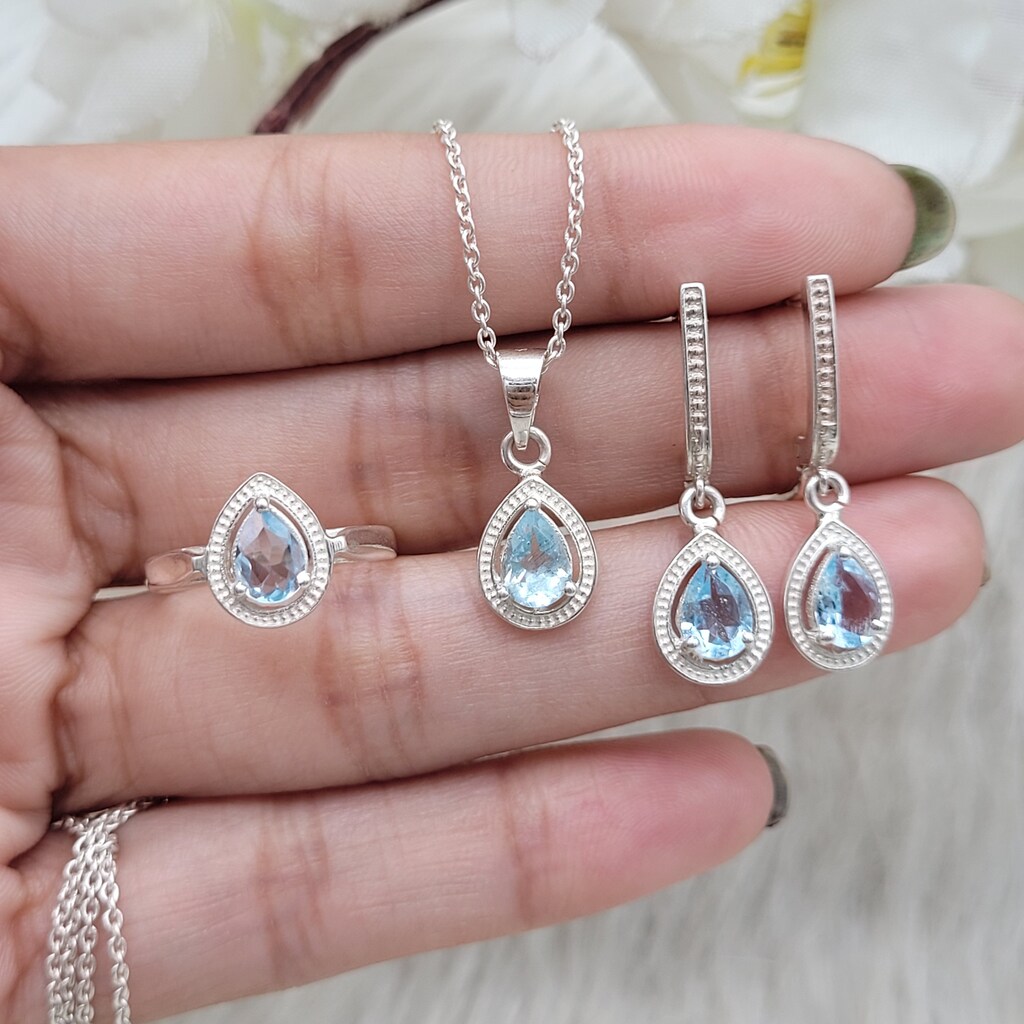 Aeon Orecchini A Bottone Acquamarina Blu - Pietra Di Marzo In Argento 925 Con Zirconi E Panno Incluso