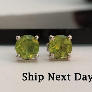 Green Peridot Stud Earrings: Vintage Sterling Silver, August Birthstone