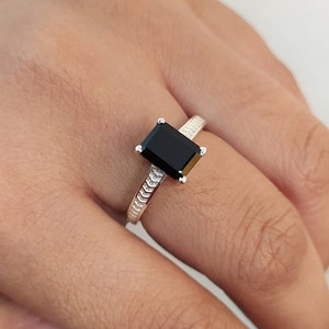 Bague spinelle noir taille émeraude : solitaire vintage, argent sterling 925