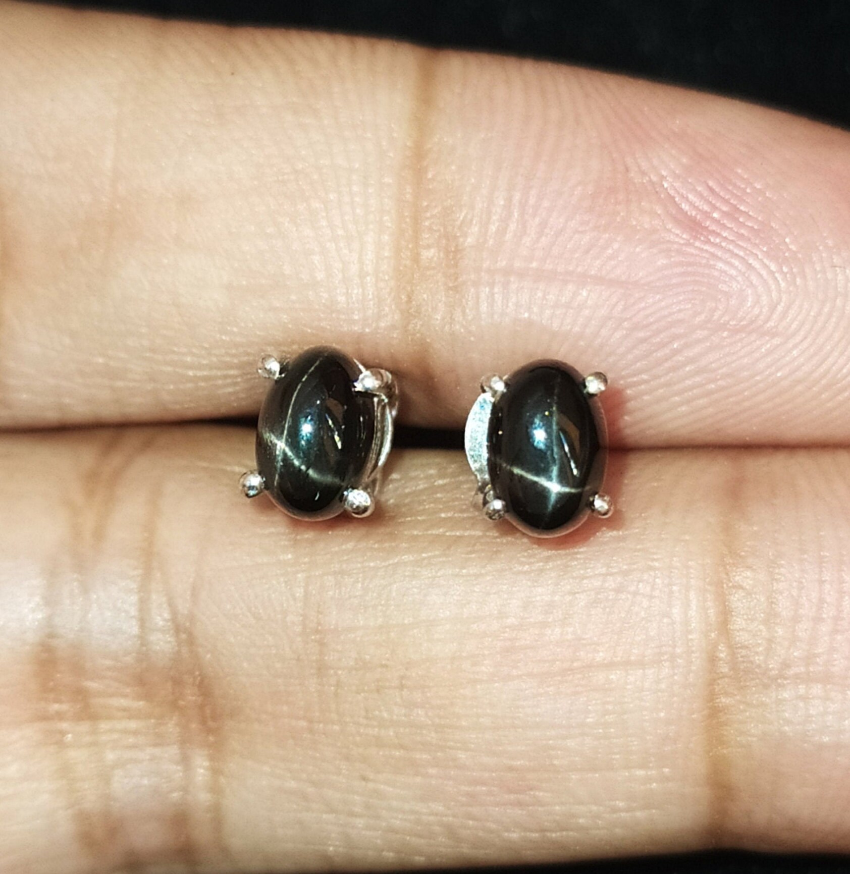 Orecchini A Cerchio Neri Con Croce: 2 Paia Di Orecchini In Acciaio Inox 316L, Dal Look Moderno E Brillante. Gioielli Da Donna Facili Da Abbinare. - 6