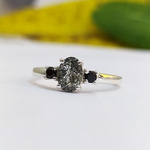 Schwarzer Rutilquarz Drei-Stein-Ring: Sterlingsilber Oval Verlobungsring