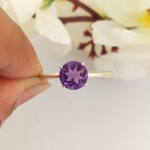 Natural Purple Amethyst Ring-Jewelry Handmade-Fine Quality Round Cut Amethyst-Solitaire Stacking Ring-925 Sterling Silver-Gift For Woman