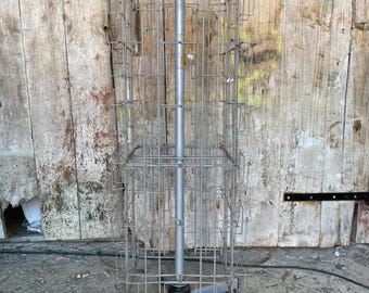 Vintage ATROW metalen ansichtkaartenhouder met draaibare plateaus #D711