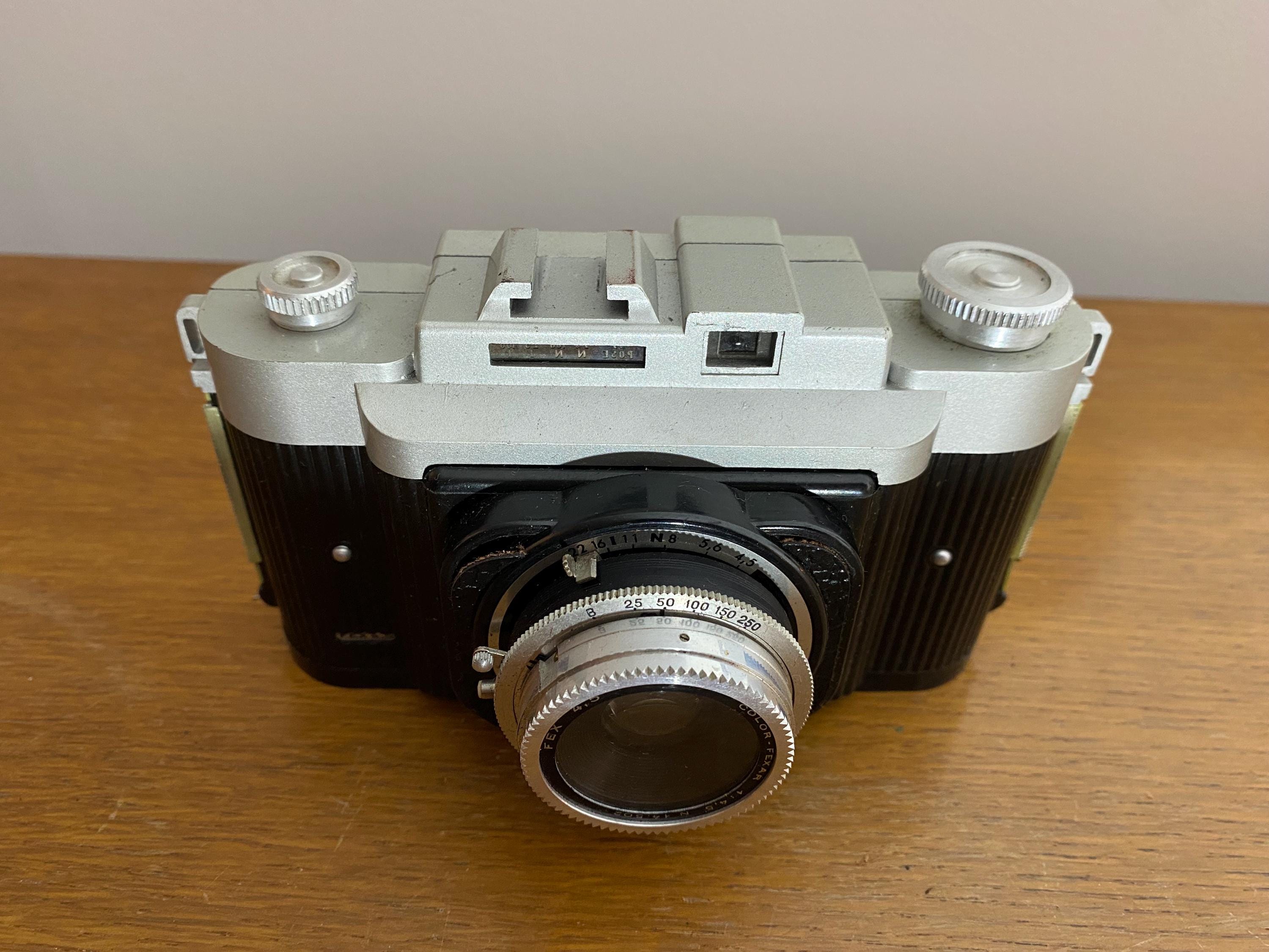 Appareil Photo FEX 4.5 – Années 50 – Étui Cuir – Vintage Collection