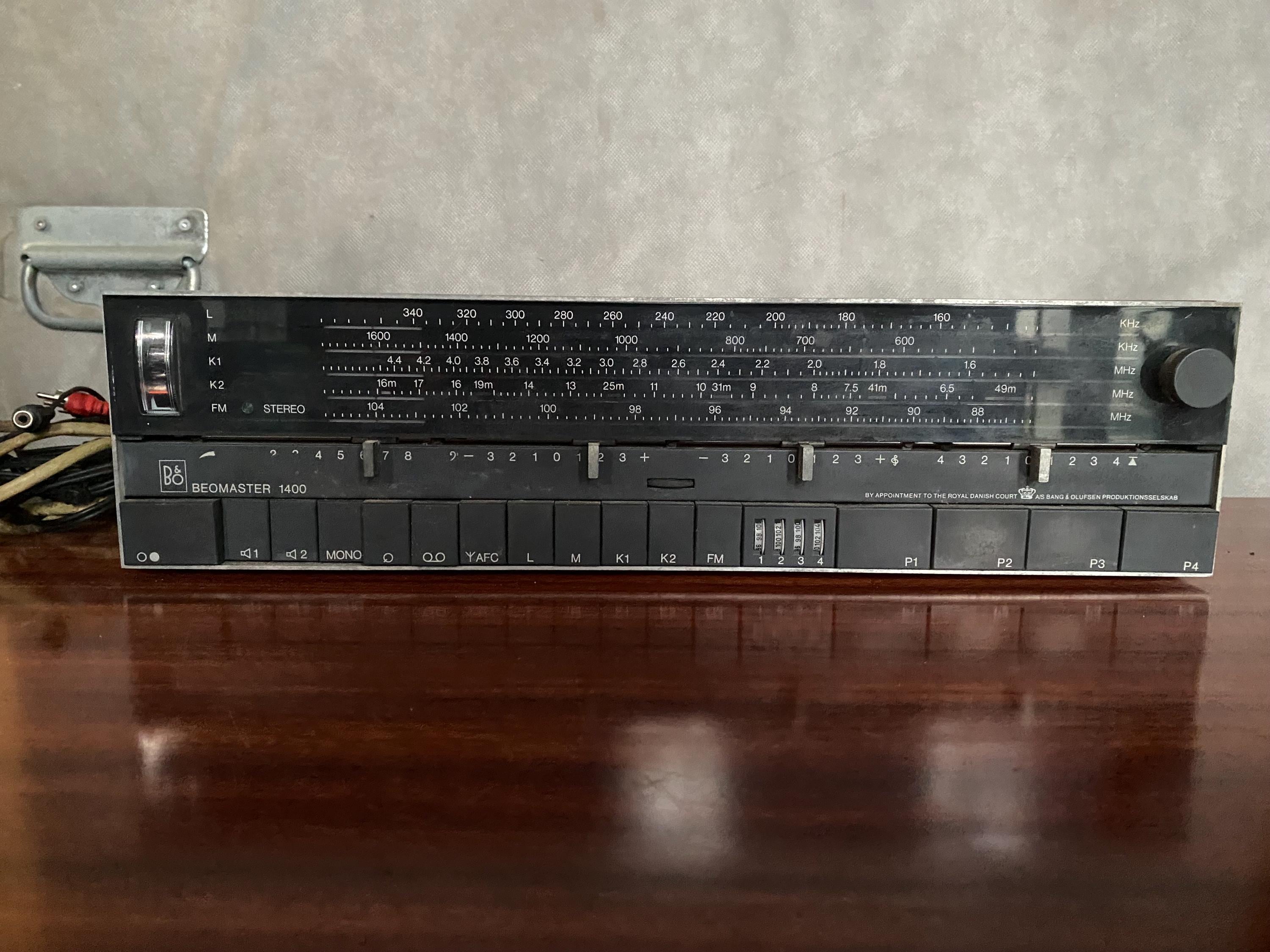 Old BANG and OLUFSEN Beomaster 1400 Amp Metal & Wood Vintage