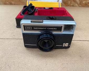 Vintage KODAK Instamatic Camera 77X Flash Film #B657