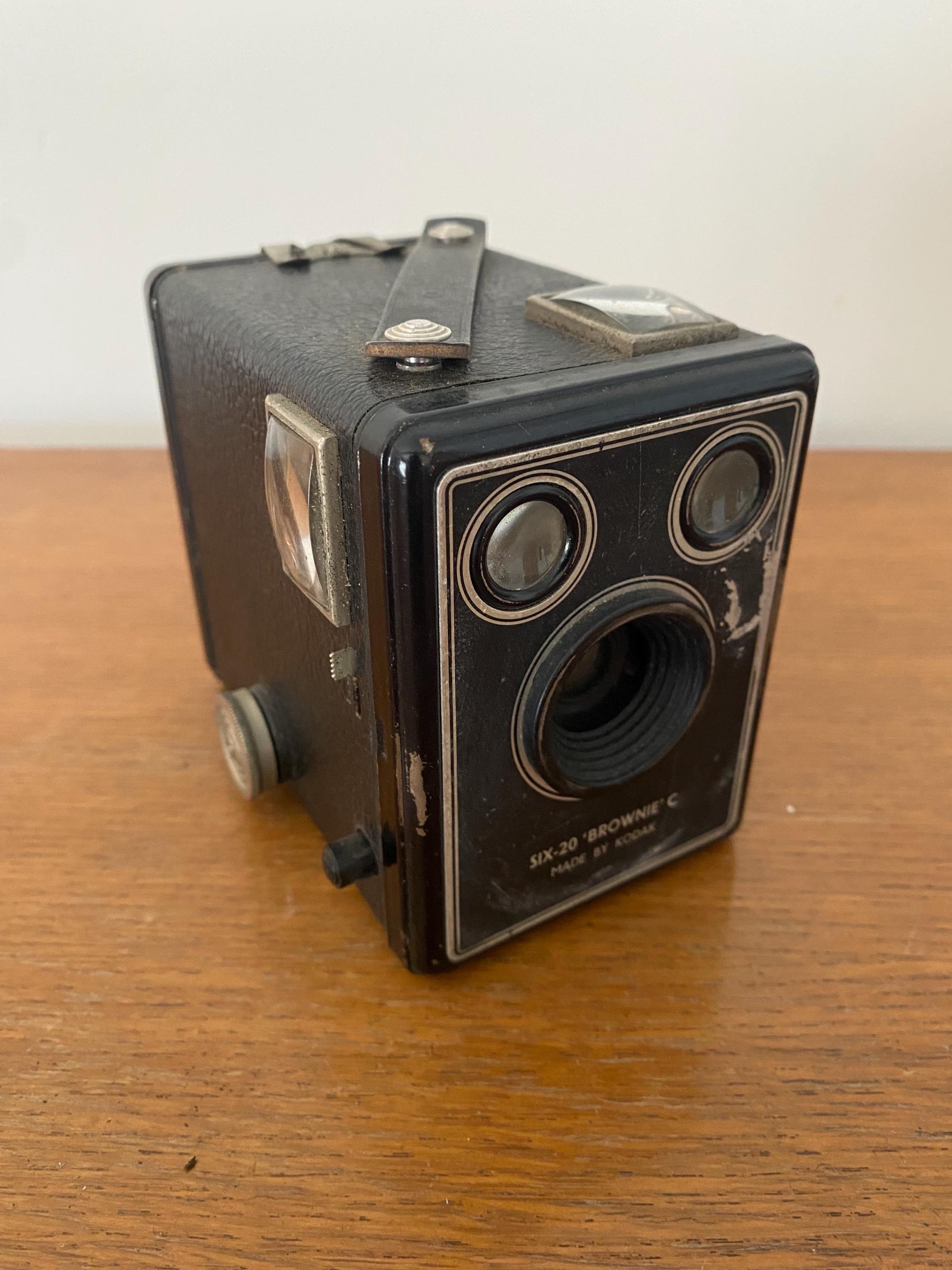 Old Box Camera KODAK Six-20 Brownie C Black France Vintage