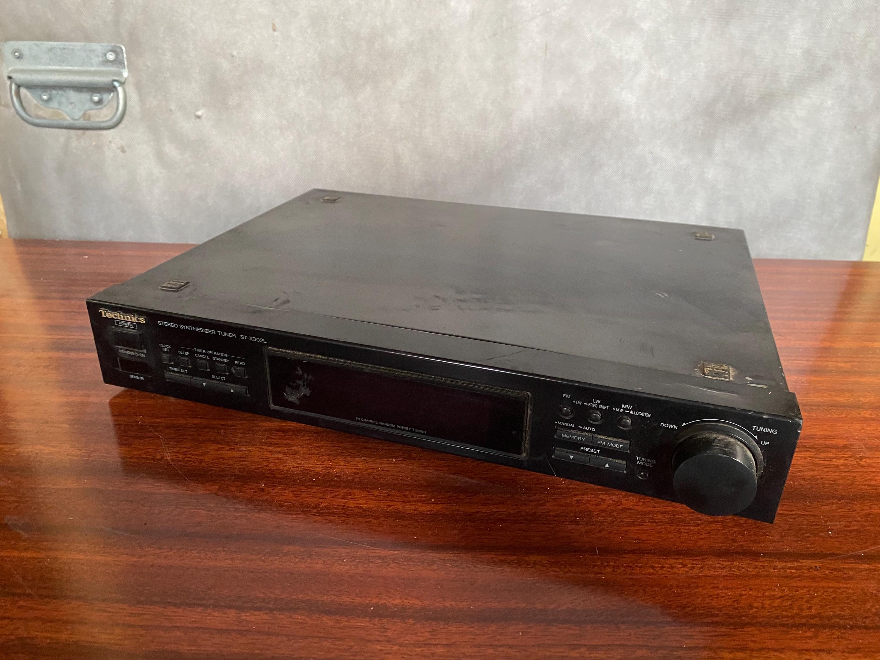 Old Radio Tuner TECHNICS ST-X302L Stereo Synthesizer Metal Black