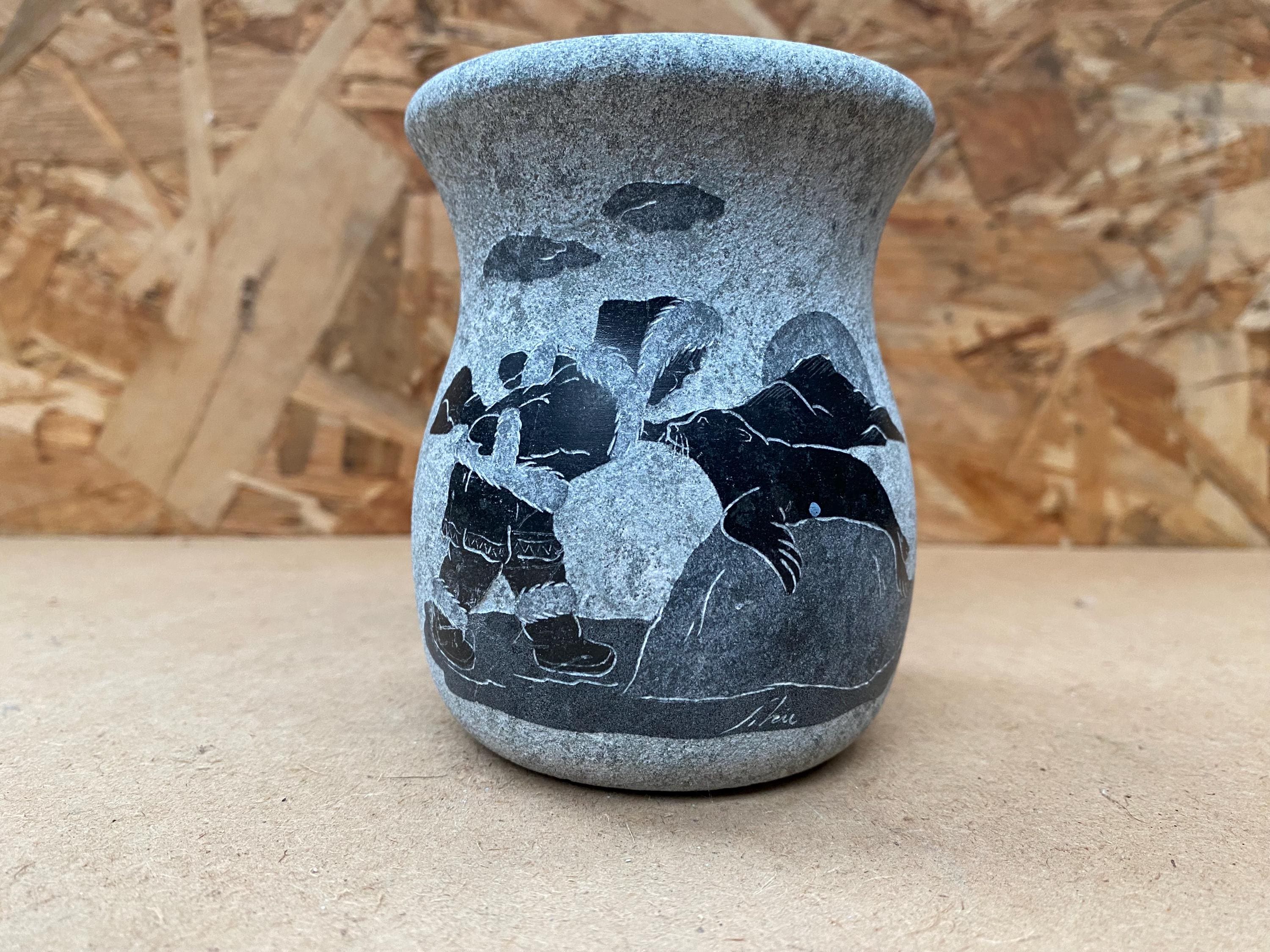 Antique Inuit Eskimo Vase With Seal Grey Steatite Black Decor