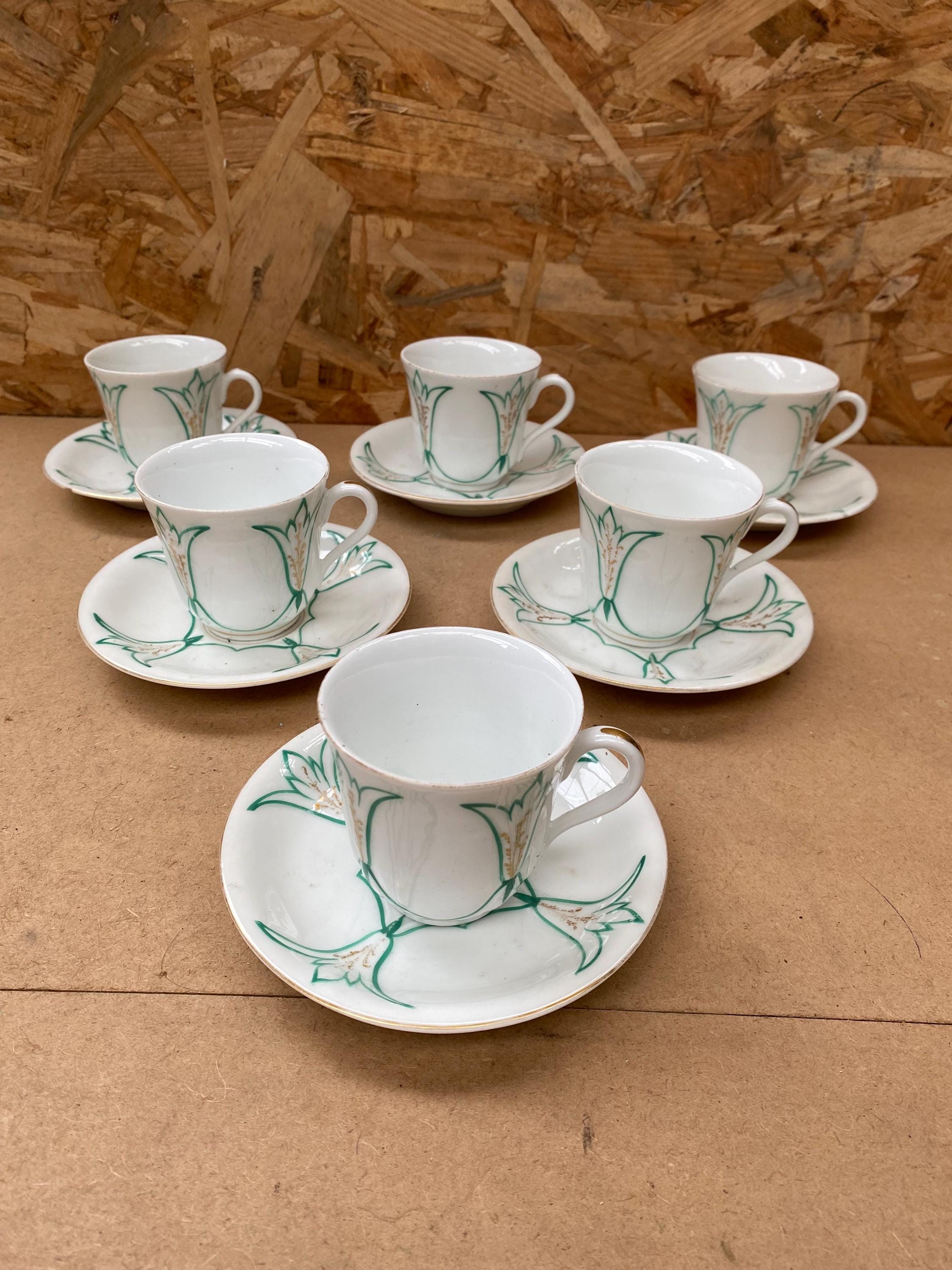 Lot de 6 anciennes tasses à chocolat porcelaine blanche vintage
