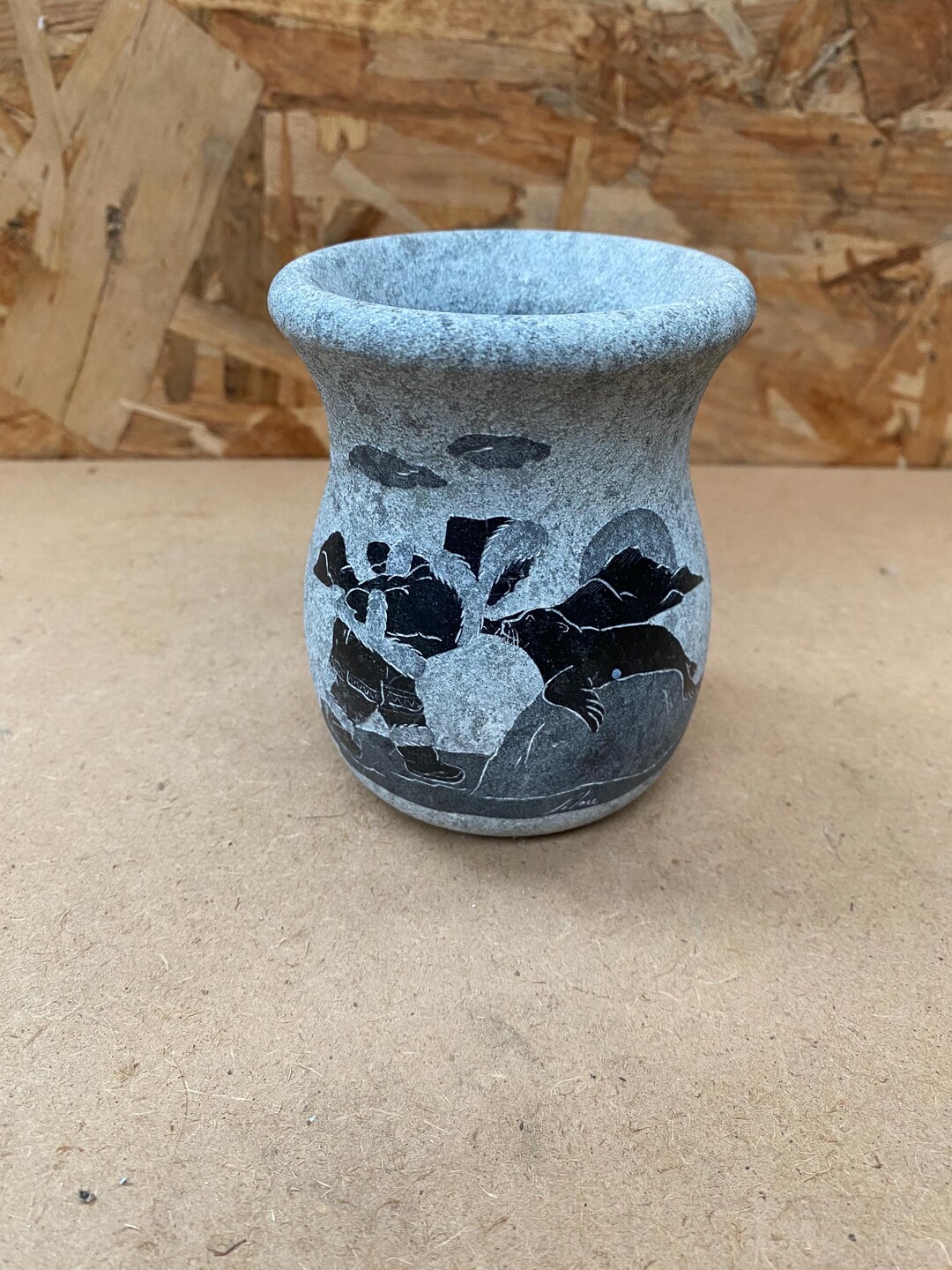 Antique Inuit Eskimo Vase With Seal Grey Steatite Black Decor