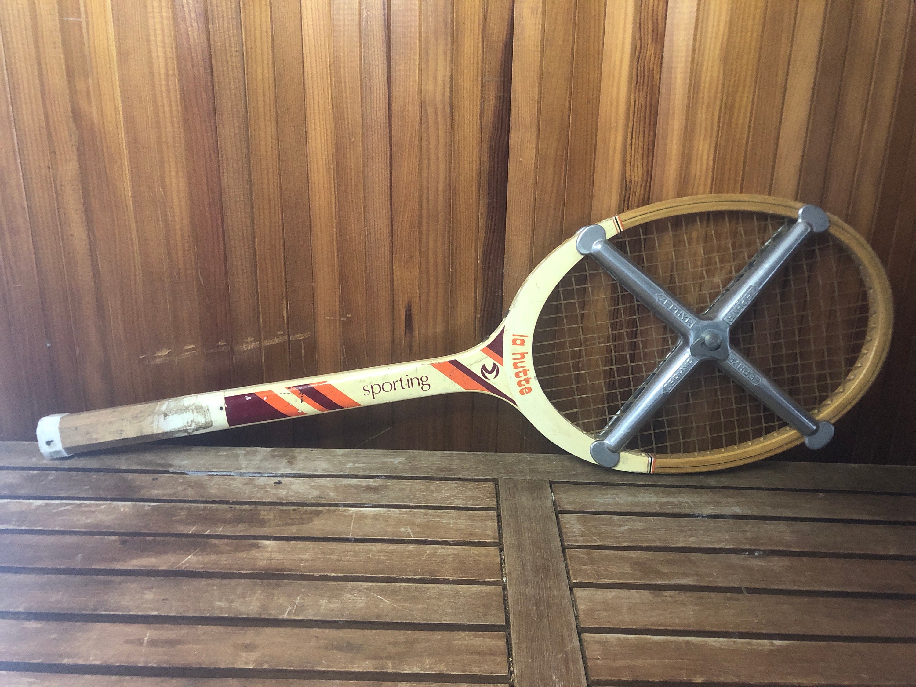 VINTAGE 1980 RAQUETTE de tennis en bois ADIDAS avec Housse presse zéphyr EUR 40,00 - FR
