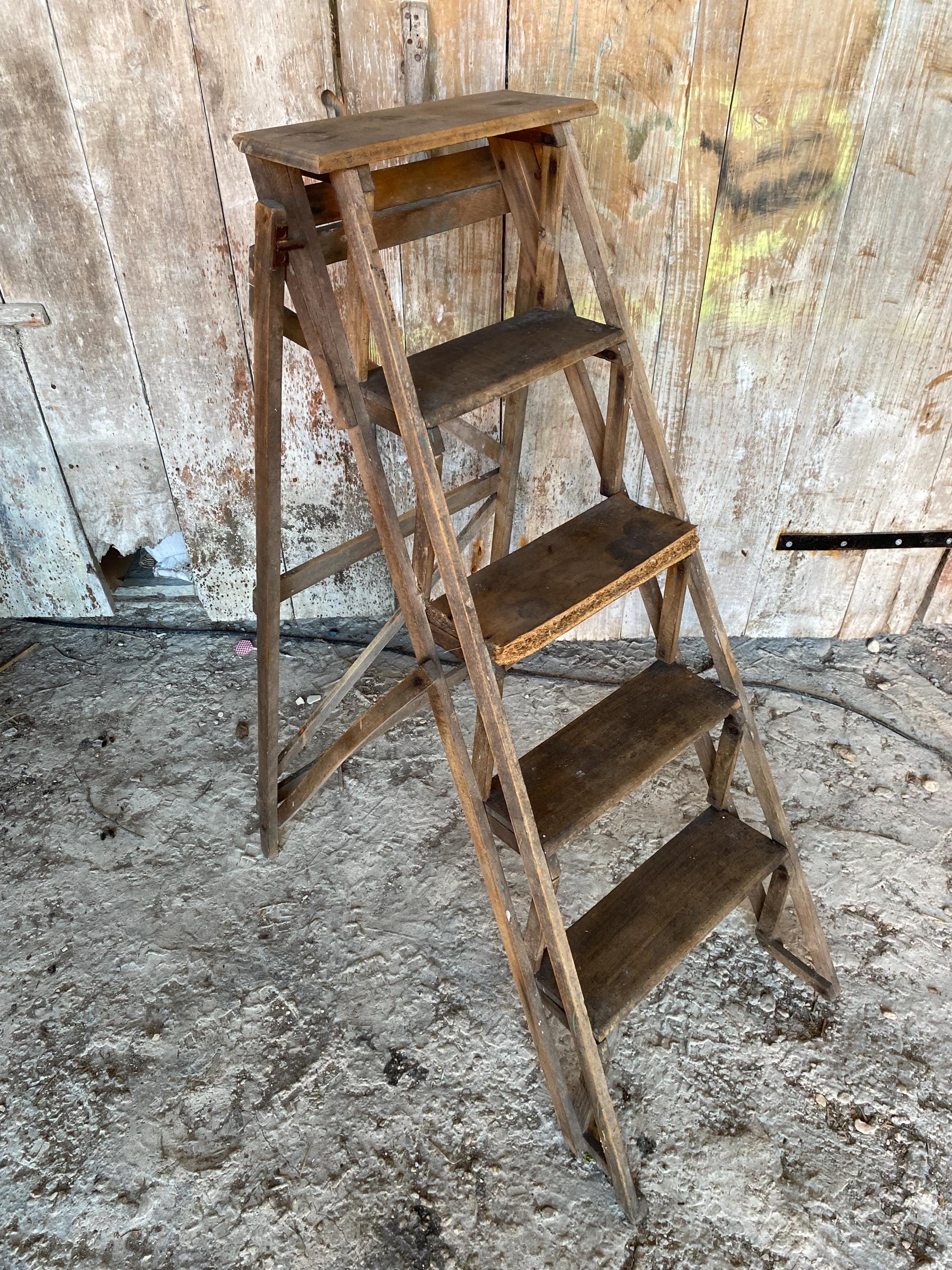 Ancien Tabouret Marchepied En Bois Peint à La Main - Décor Vache Et Fleurs