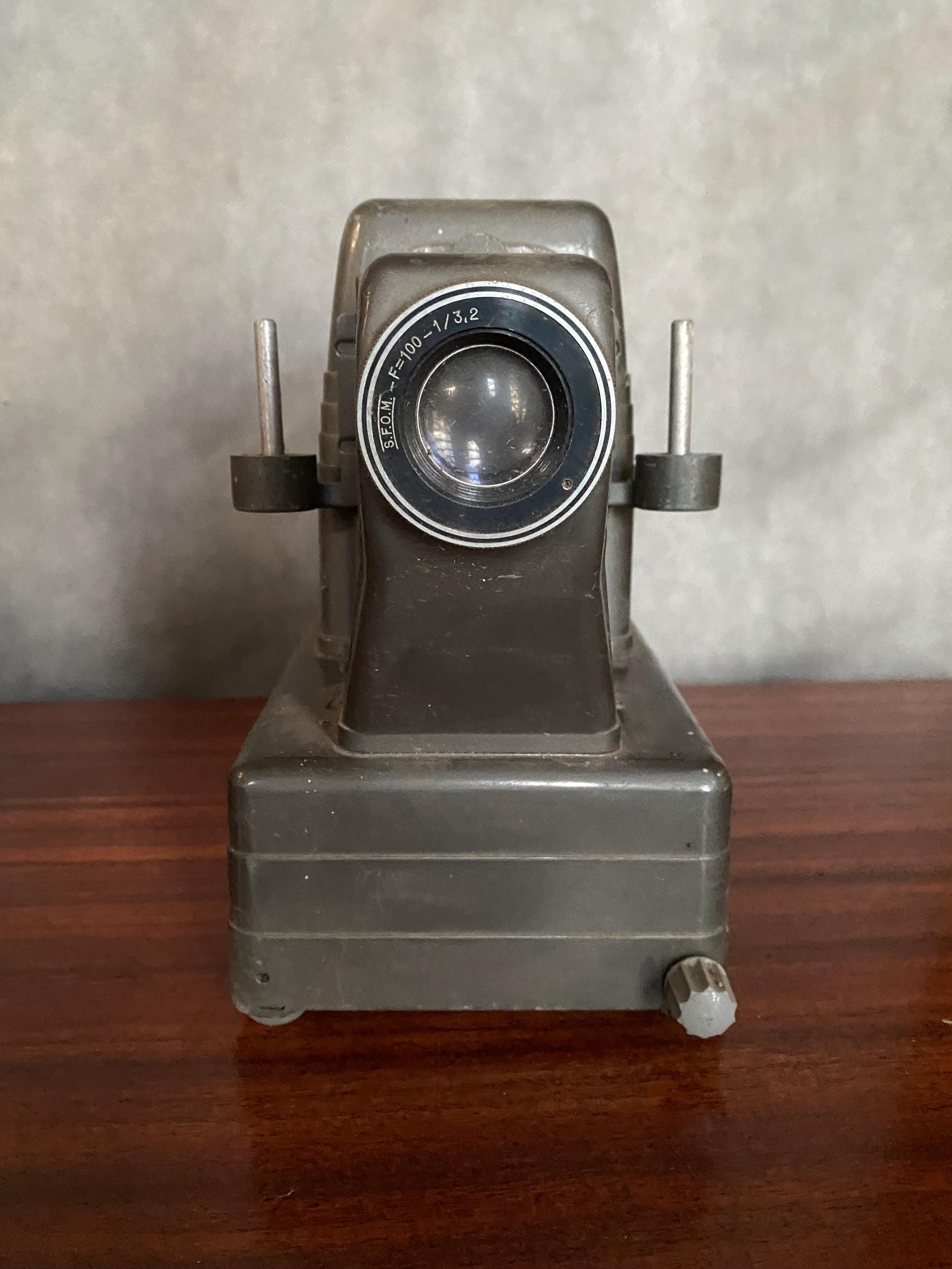 Projecteur Diapo Sfom (Made In France) En Malette. Avot 21580