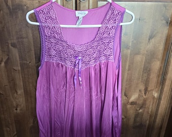 Vintage Vanity Fair Size M Gown