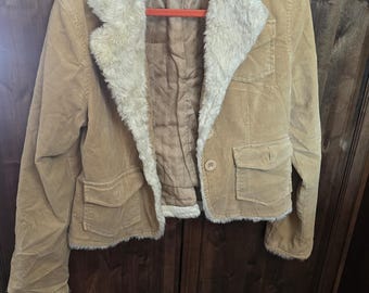 Beautiful Tan Sashimi Tan Corduroy Outer Layer w/white edging size Large