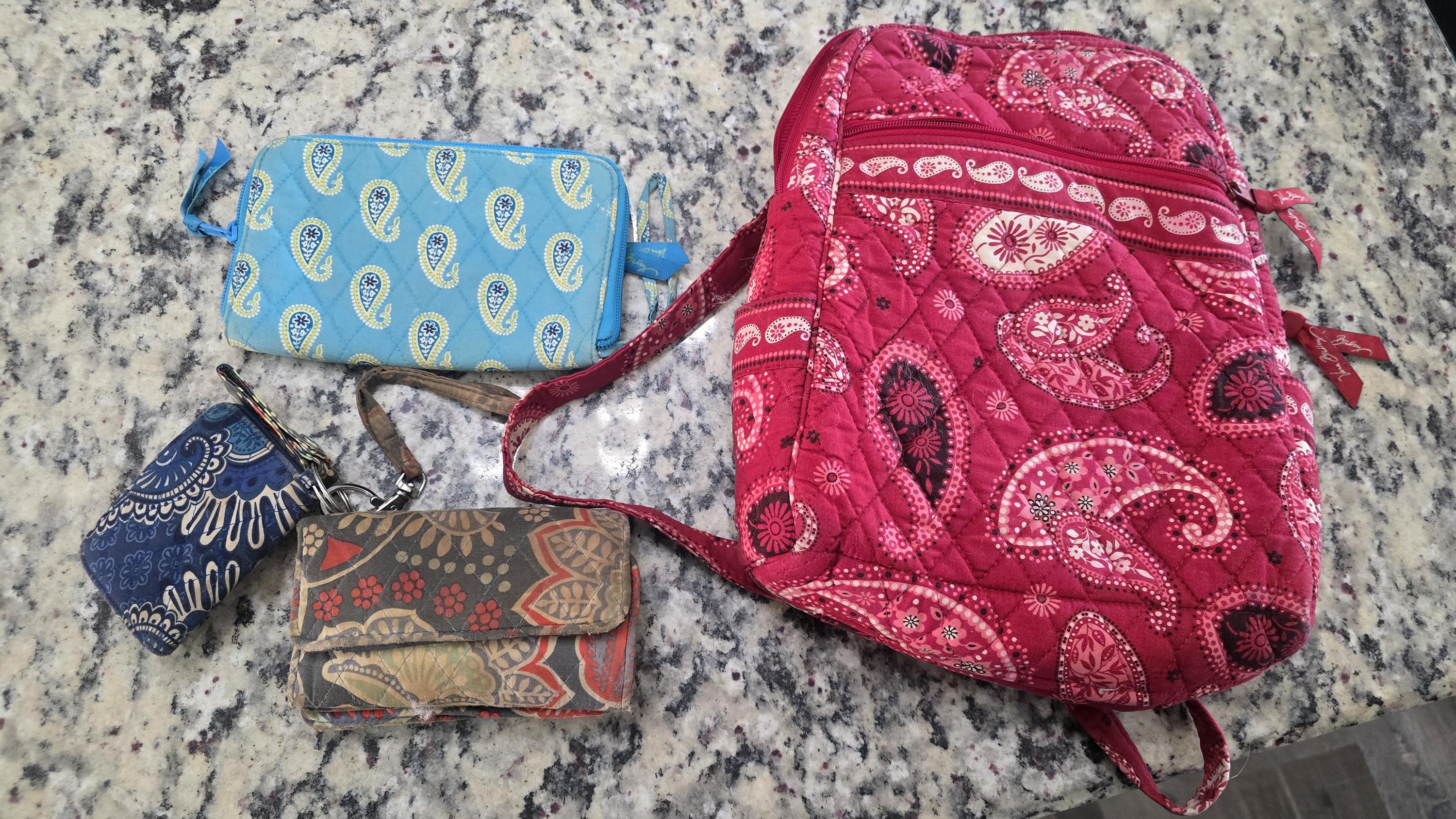 Vera Bradley Floral Paisley Quilted Messenger Handbag Backpack Bookbag Vera Bradley Black Paisley Pattern Bag - Etsy main image 2