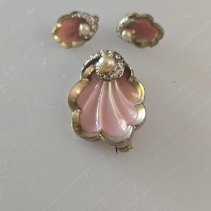 Vintage Brooch & Earrings Set-Pink Shell design