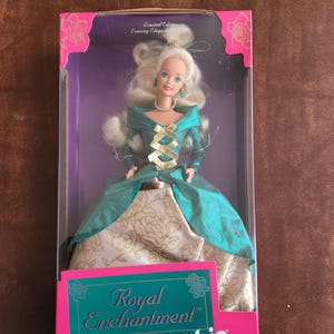 Vintage 1995 Royal Verzauberung Barbie NIB