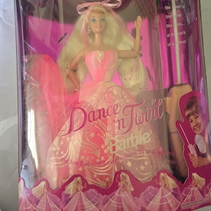 Vintage zeldzame 1994 Dance &#39;n Twirl Barbie by Mattel NIB-1e Barbie to Dance via radiobesturing
