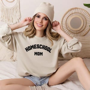 Homeschool Mom Sweatshirt, Homeschooling Mom Geschenk, Back to School Geschenk für Mom, Homeschool Mama Shirt, Christian Homeschool Mom, Mutterschaft