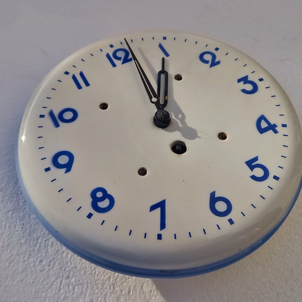 Porzellan Bauhaus Uhr, mechanische Design Uhr, 20er Jahre, schönes klares Design, läuft eínwandfrei.