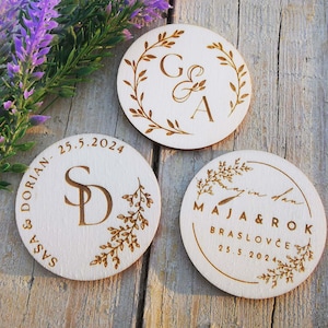 Distintivo personalizzato in legno per matrimonio, regalo per testimone, boutonniere per matrimonio, bomboniera di ringraziamento per matrimonio, distintivo floreale, bomboniere rustiche per matrimonio