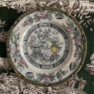 Piatto antico inglese da collezione: piatto cineserie del XIX secolo, Hope and Carter (H & C), Staffodshire Ironstone, Inghilterra, modello orientale
