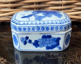 Antique Chinese Blue White Porcelain Box | Qianlong Mark Covered