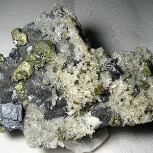 Stunning chalcopyrite with galena, pyrite, sphalerite and quartz, Bulgaria, Natural crystal, Top condition, Large crystal, Collection, N2676