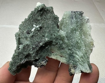Ongelooflijke microkristallen groen kwarts met diepe kleur met chloriet, Bulgarije, natuurlijk kristal, cadeau, N8405