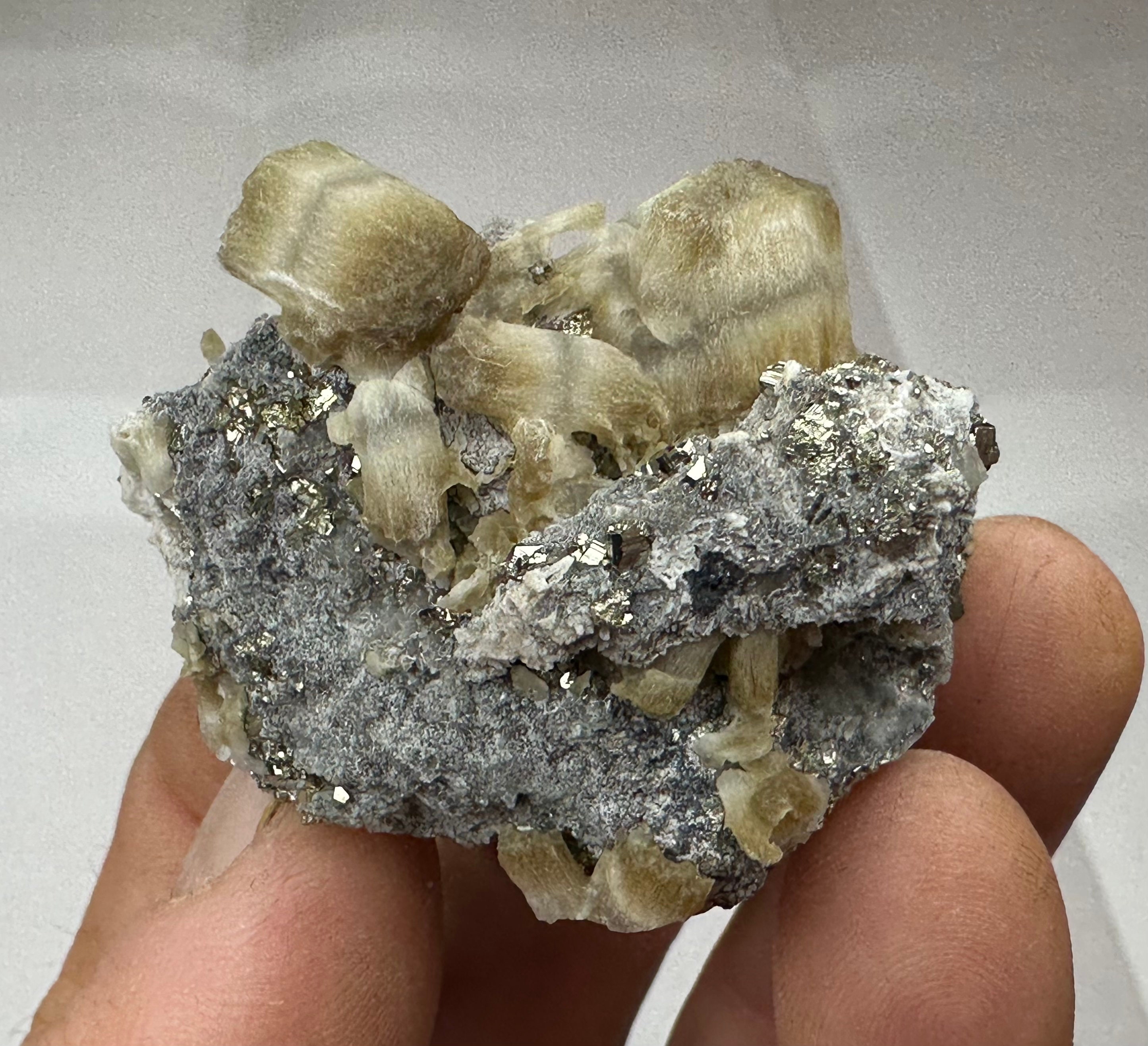 天然石 方解石と黄鉄鉱 天然石 方解石と黄鉄鉱 天然石 方解石と黄鉄鉱