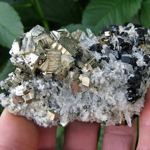 Natural piece of pyrite with sphalerite and quartz, Madan, Bulgaria, Mineral, Natural crystal, N2154