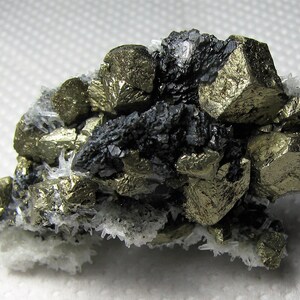 Stunning chalcopyrite with sphalerite and quartz from the famous 9th of September mine, Bulgaria, Natural crystal, Top condition, N4805