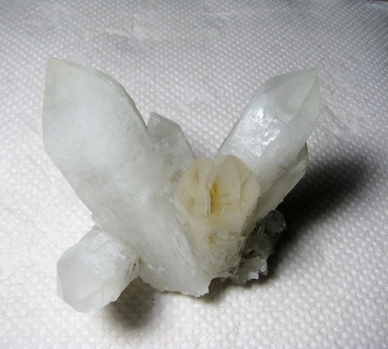 Natural crystal Incredible natural quartz from the famous 9th of September mine Bulgaria Madan N589 Mineral Top condition