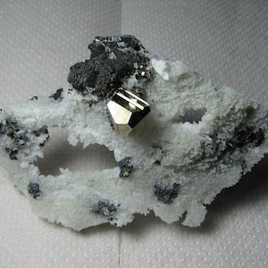 Lovely double sided shiny pyrite with sphalerite and quartz from the famous 9th of September mine,Bulgaria, Mineral, Natural crystal, N4049
