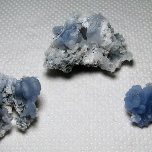 3 Stück Kleiner seltener ästhetischer Chalcedon mit tiefer Farbe, Madan, Bulgarien, Geschenk, Cluster, Wohnkultur, Seltener Kristall, N2407