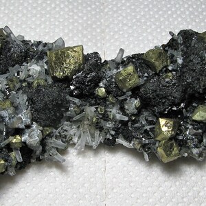 Stunning chalcopyrite with sphalerite, galena and quartz from the famous 9th of September mine, Bulgaria, Natural crystal, N4730