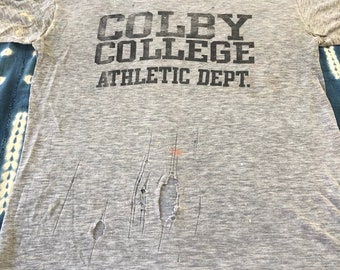 Large Vintage COLBY COLLEGE Gray T Shirt