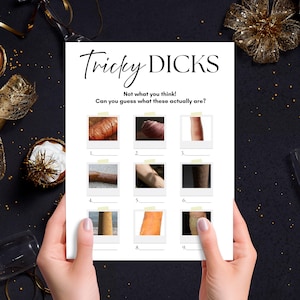 Op de afbeelding: Een witte kaart met de tekst "Tricky DICKS" en de vraag "Kun je raden wat dit eigenlijk is?" wordt door een persoon vastgehouden. De kaart bevat negen afbeeldingen met lege lijnen eronder.