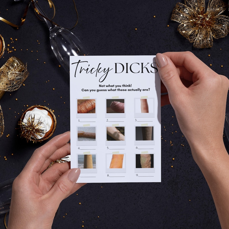 Op de afbeelding: Een witte kaart met de tekst "Tricky DICKS" en "Not what you think! Can you guess what these actually are?" De kaart bevat negen afbeeldingen met lege ruimtes eronder. De kaart wordt door twee handen vastgehouden.