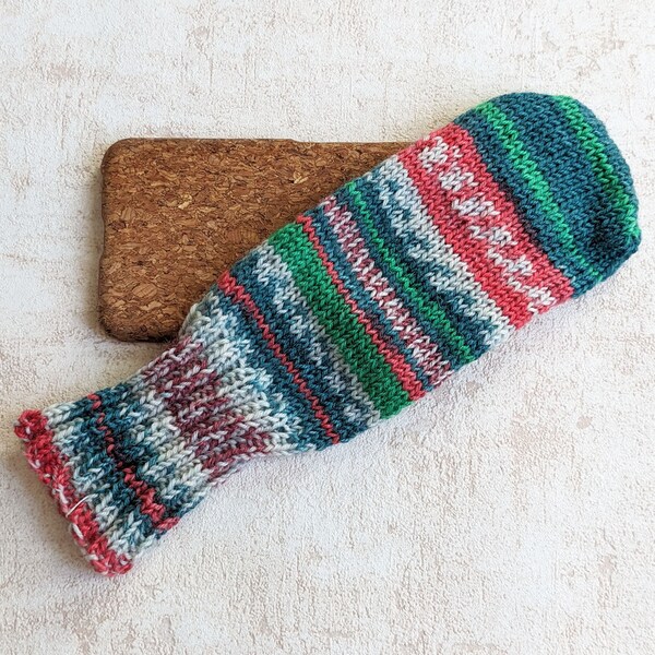 Handysocke gestrickt Winterfarben Rot Grün Weiß glattrechts Rippenbündchen