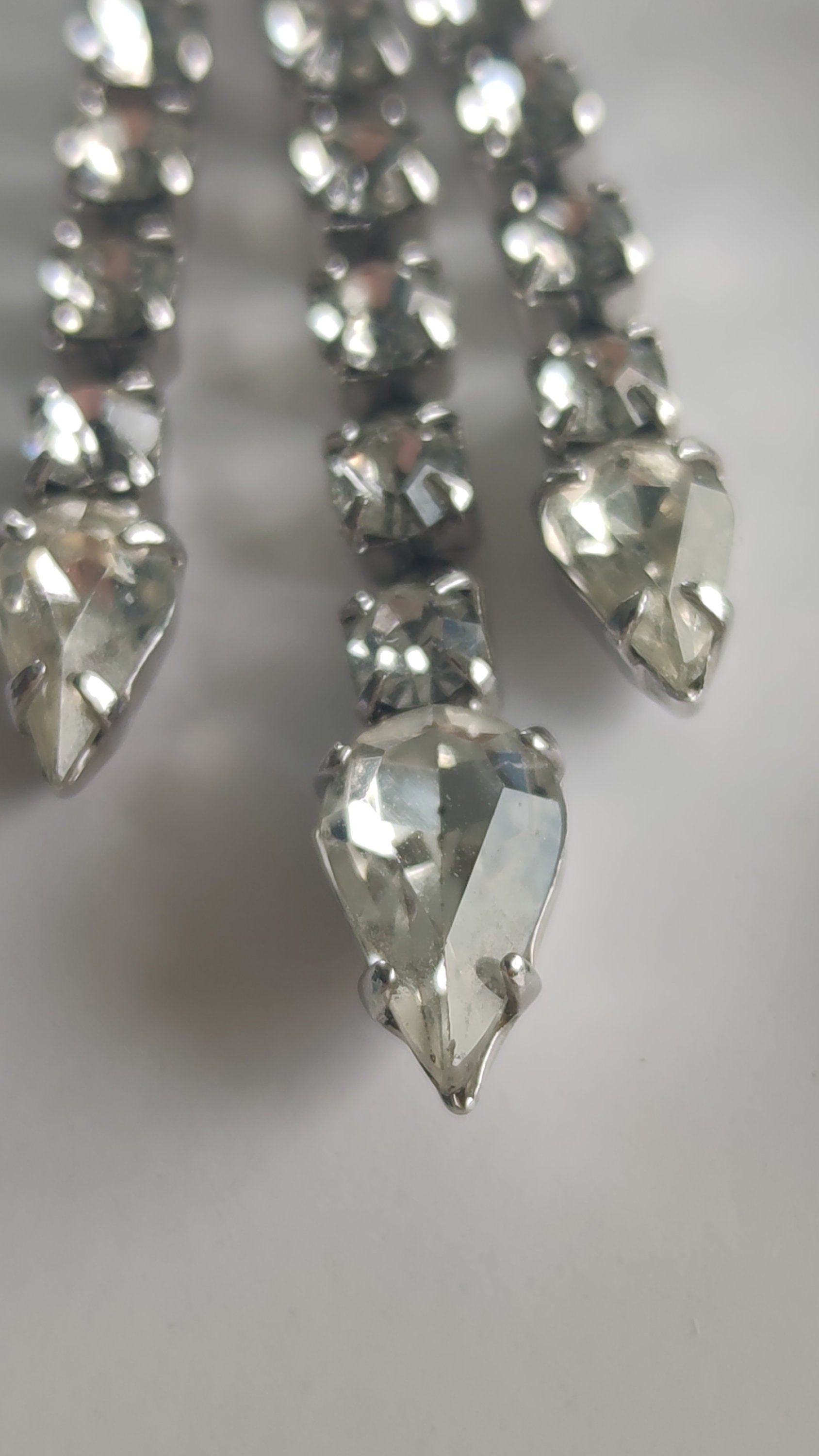 Boucles D'oreilles Clip Longues Strass Transparents - Métal Argenté, Occasion