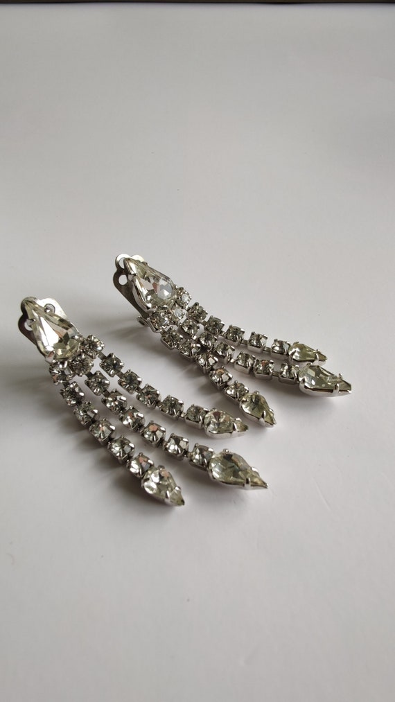 Boucles D'oreilles Vintage Clips Argentées Avec Strass Roses - Occasion En Bon état D'usage