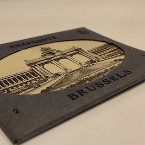 Petit recueil de photographies anciennes de Bruxelles, 10 photographies noir et blanc dentelées, snapshots Brussels logo Mels, Belgique
