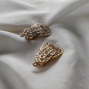 Imposing golden rhinestone earrings vintage circa 1970, very shiny