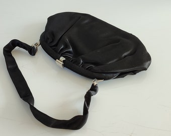 Pochette De Soirée Vintage En Cuir Noir - Intérieur Satin, Bordure Métal, Occasion