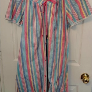 Vtg Dan-Ellen Robe Nightgown Housecoat Women's M/L Pastel Striped Snaps Cottagecore